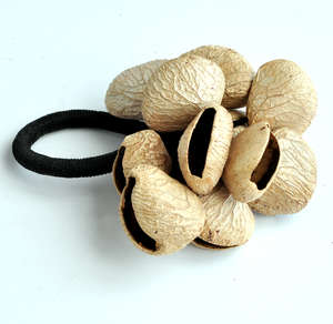 Шумелка "Разговор с рекой" из орехов кемири