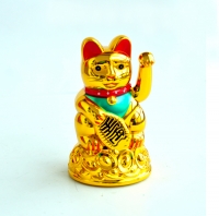 Манэки-нэко японский манящий кот, золотой